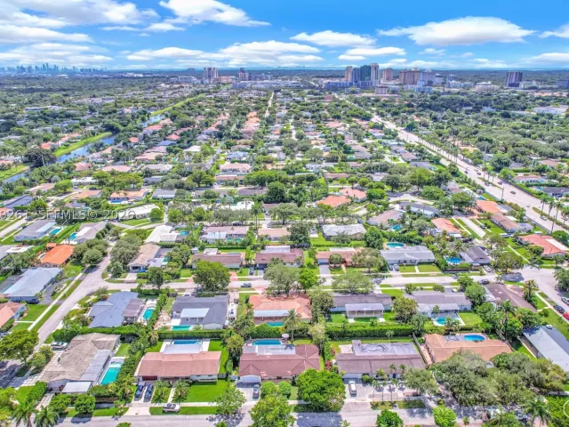Продажа дома по адресу 8560 SW 85th Ave - фото 9282413