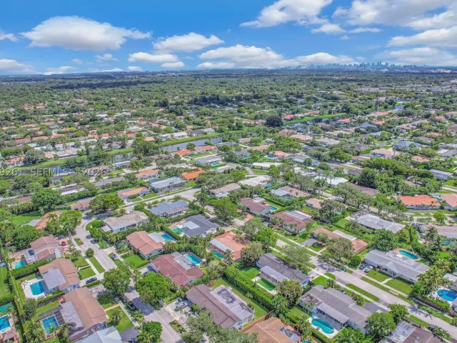 Продажа дома по адресу 8560 SW 85th Ave - фото 9282414
