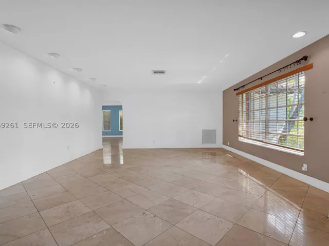 Продажа дома по адресу 8560 SW 85th Ave - фото 9282361
