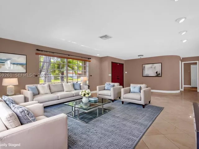 Продажа дома по адресу 8560 SW 85th Ave - фото 9282362