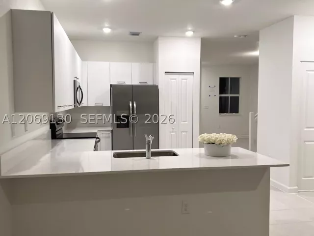 Продажа дома по адресу 12613 NW 23rd Pl - фото 9265599