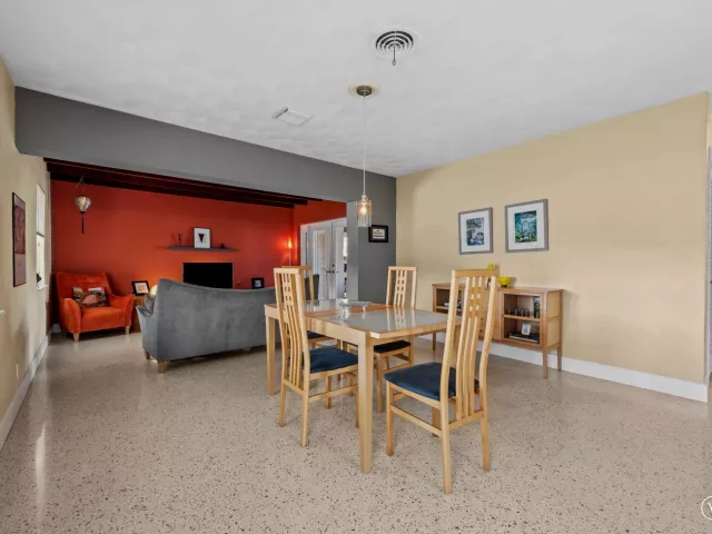 Продажа дома по адресу 1175 GRANT Street - фото 9279298