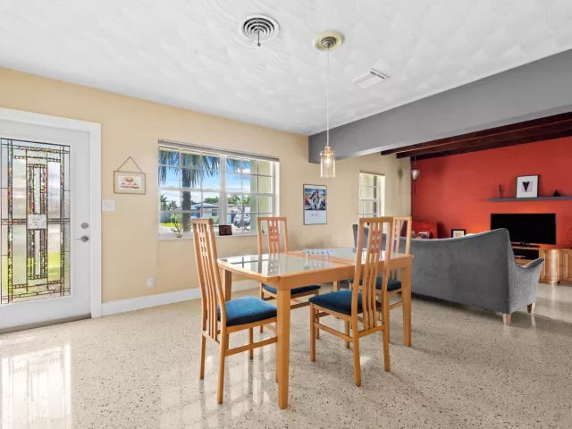 Продажа дома по адресу 1175 GRANT Street - фото 9279293