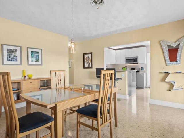 Продажа дома по адресу 1175 GRANT Street - фото 9279294