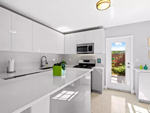 Продажа дома по адресу 1175 GRANT Street - фото 9279296