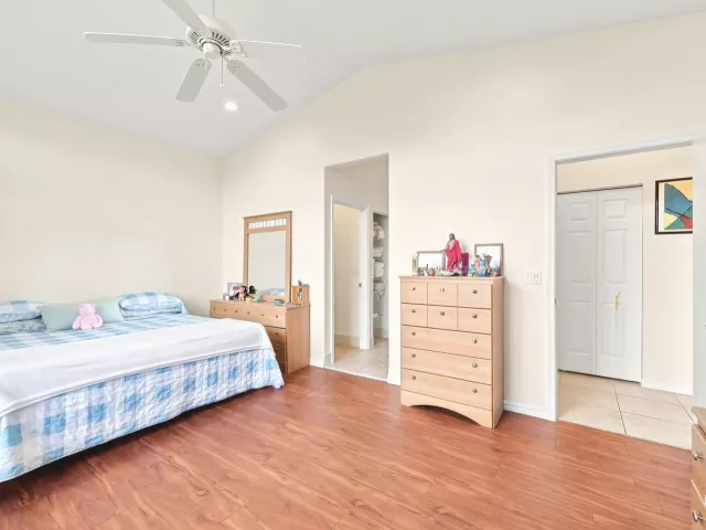 Продажа дома по адресу 7778 NW 17th Place - фото 9359727