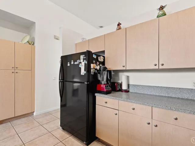 Продажа дома по адресу 7778 NW 17th Place - фото 9359734