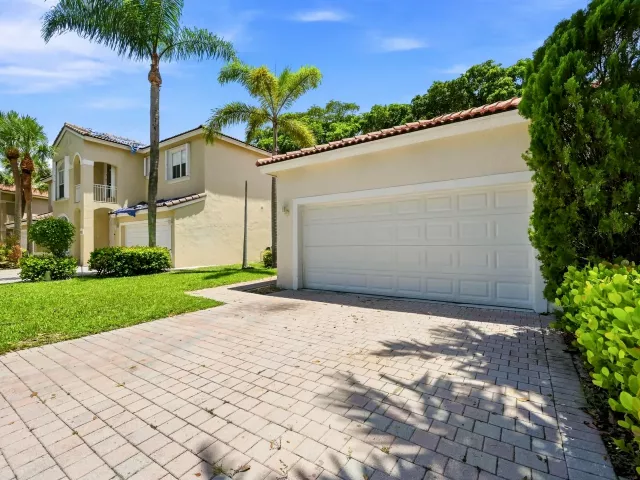 Продажа дома по адресу 7778 NW 17th Place - фото 9359718