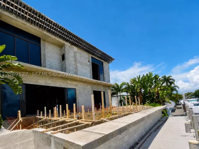 Продажа дома по адресу 2377 SE 15th St - фото 9265900