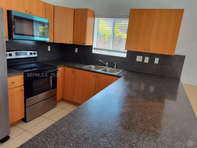 Продажа дома по адресу 11705 SW 184 ST - фото 9301633