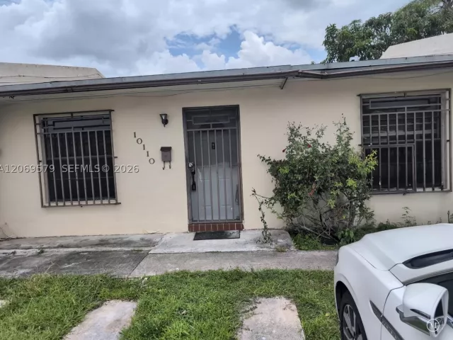 Продажа дома по адресу 10110 SW 22nd Ter - фото 9265696