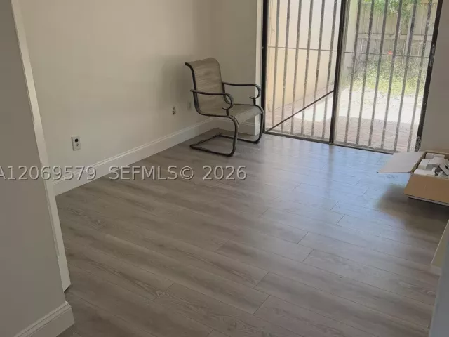 Продажа дома по адресу 10110 SW 22nd Ter - фото 9265697