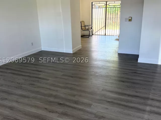 Продажа дома по адресу 10110 SW 22nd Ter - фото 9265700