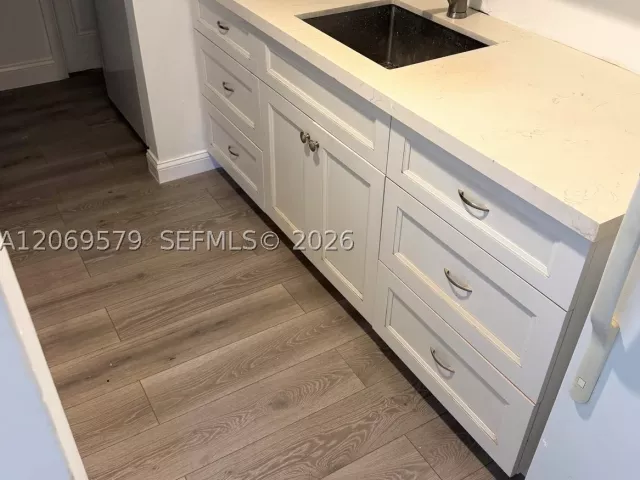 Продажа дома по адресу 10110 SW 22nd Ter - фото 9265701