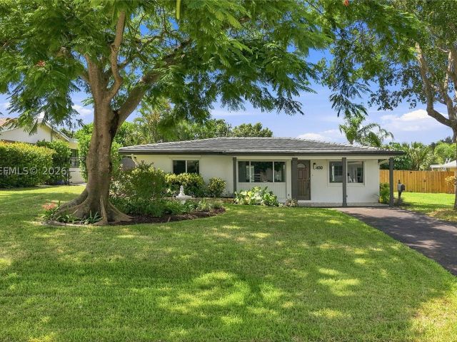 Продажа дома по адресу 450 SW 1st St - фото 9462655
