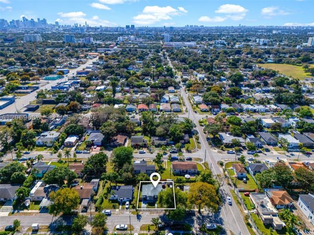 Продажа дома по адресу 1780 NW 49th St - фото 9426533