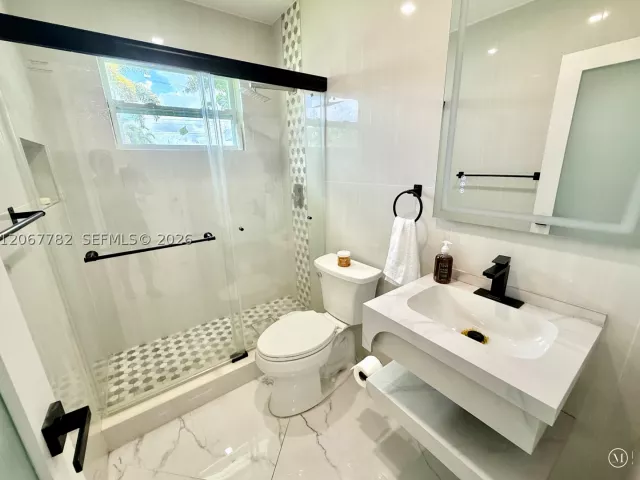 Продажа дома по адресу 8600 Taft St - фото 9271819