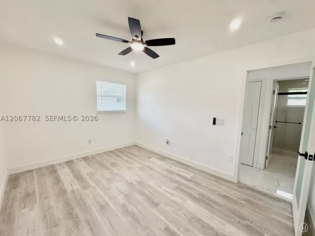 Продажа дома по адресу 8600 Taft St - фото 9271820