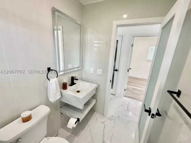 Продажа дома по адресу 8600 Taft St - фото 9271827