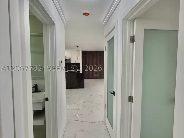 Продажа дома по адресу 8600 Taft St - фото 9271831