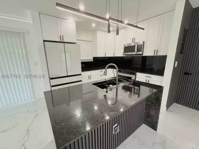 Продажа дома по адресу 8600 Taft St - фото 9271814