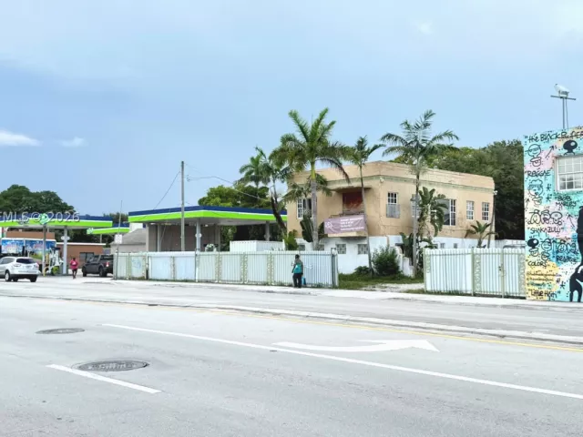 Продажа дома по адресу 6220 NE Miami Pl - фото 9265710