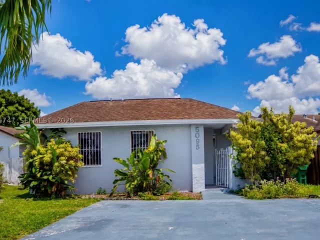 Продажа дома по адресу 5095 NW 195th Ln - фото 9267758
