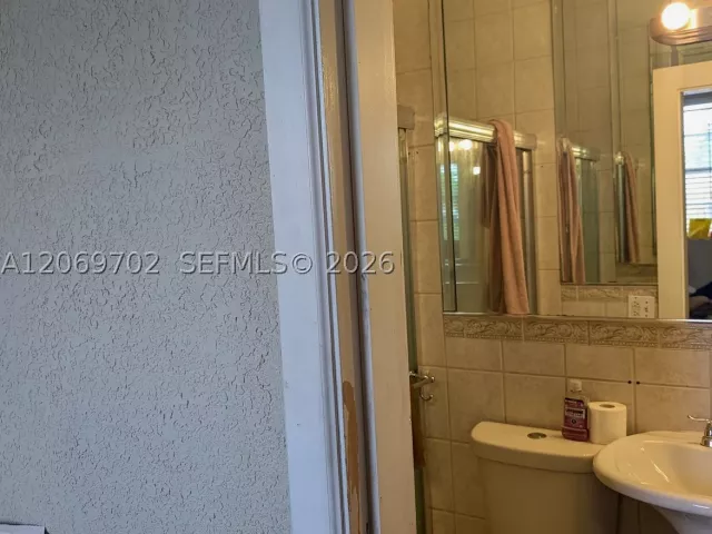 Продажа дома по адресу 560 NW 184th Ter - фото 9266813