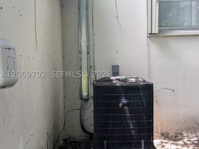 Продажа дома по адресу 560 NW 184th Ter - фото 9266815