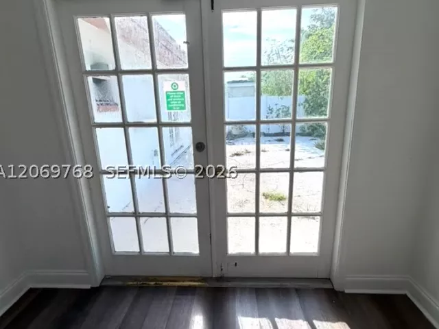 Продажа дома по адресу 3160 NE 63rd St - фото 9267974