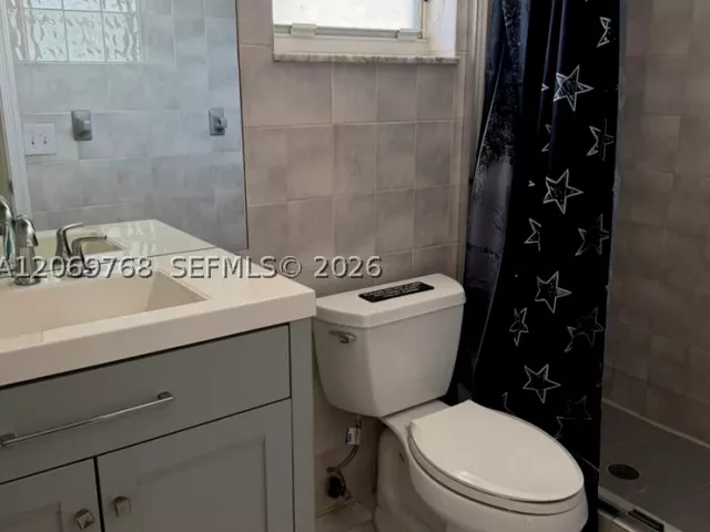 Продажа дома по адресу 3160 NE 63rd St - фото 9267977