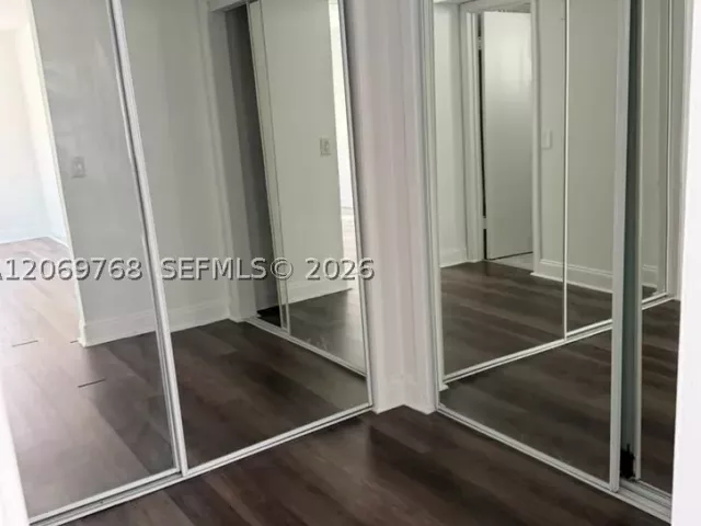 Продажа дома по адресу 3160 NE 63rd St - фото 9267978