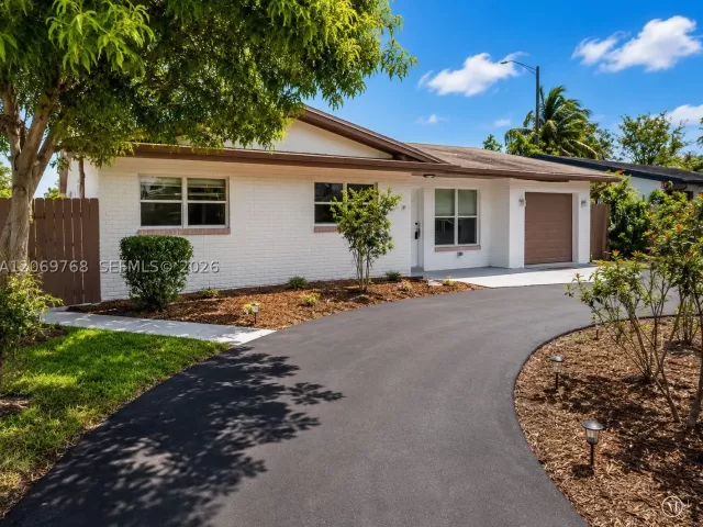 Продажа дома по адресу 3160 NE 63rd St - фото 9267981