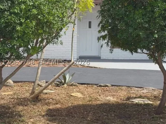 Продажа дома по адресу 3160 NE 63rd St - фото 9267990