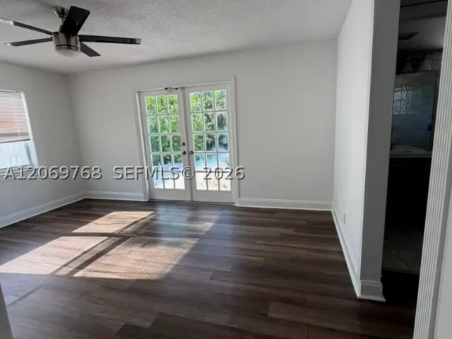 Продажа дома по адресу 3160 NE 63rd St - фото 9267972