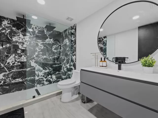 Продажа дома по адресу 544 SW 13th Ave - фото 9269691