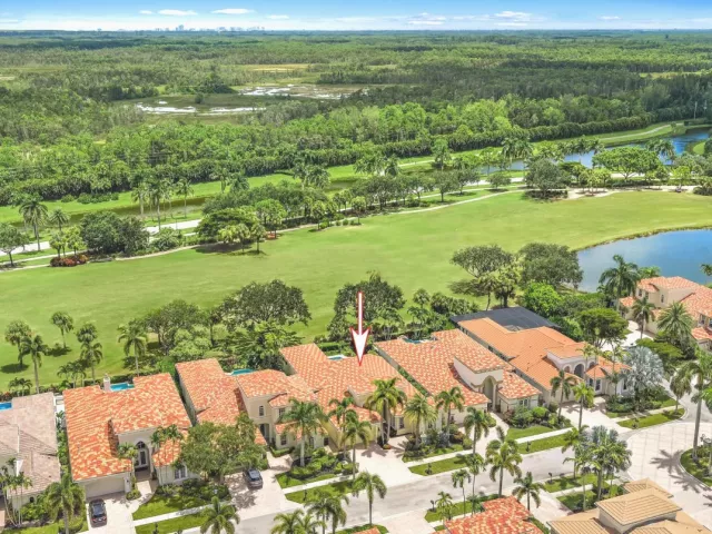 Продажа дома по адресу 7090 Tradition Cove Lane E - фото 9268821