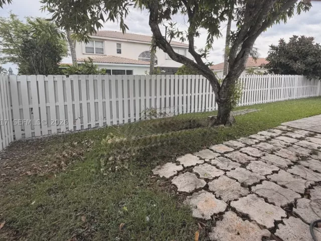 Продажа дома по адресу 19089 NW 23rd Ct - фото 9272351