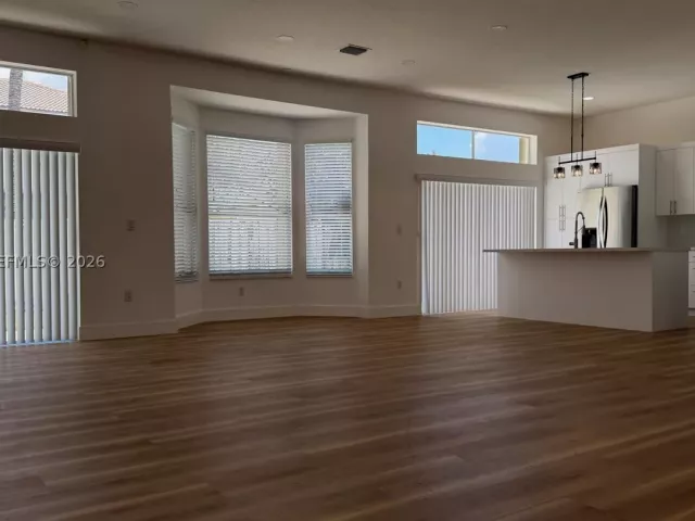 Продажа дома по адресу 19089 NW 23rd Ct - фото 9272339