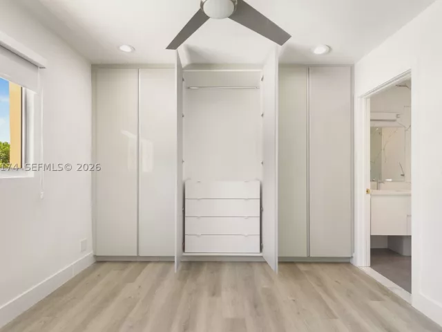 Дом в аренду по адресу 330 Coconut Isle Dr - фото 9272240