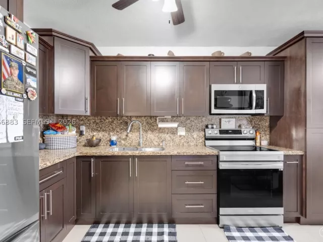Продажа дома по адресу 20514 NW 44th Pl - фото 9272154
