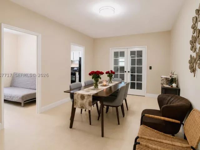 Продажа дома по адресу 2347 SW 2nd St - фото 9271866
