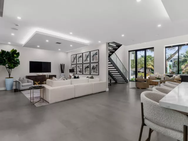 Продажа дома по адресу 829 SW 11TH Street - фото 9281967