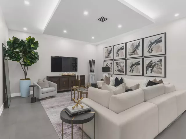 Продажа дома по адресу 829 SW 11TH Street - фото 9281968