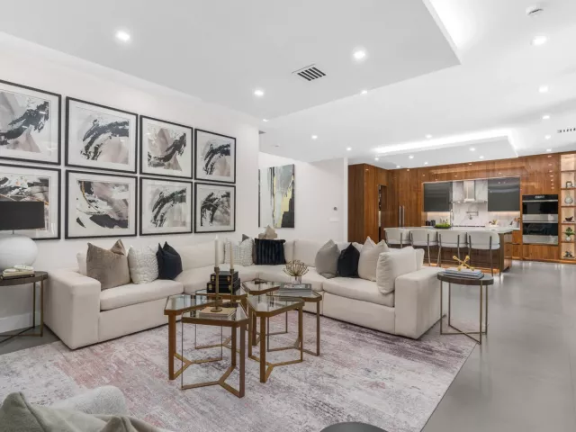 Продажа дома по адресу 829 SW 11TH Street - фото 9281969