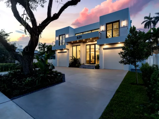 Продажа дома по адресу 829 SW 11TH Street - фото 9281950