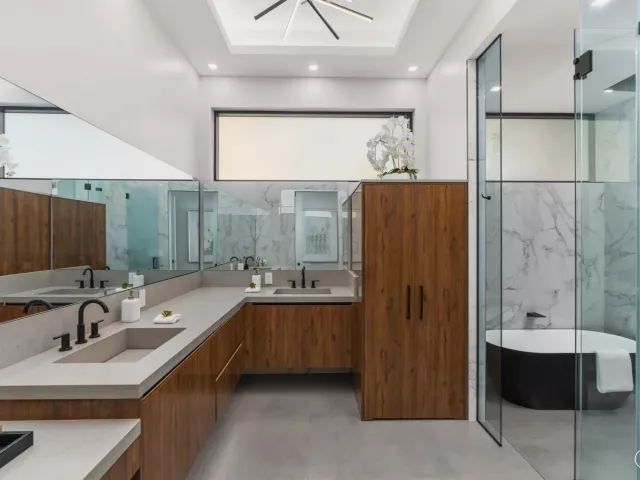 Продажа дома по адресу 829 SW 11TH Street - фото 9281978