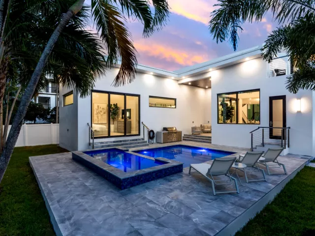 Продажа дома по адресу 829 SW 11TH Street - фото 9281951