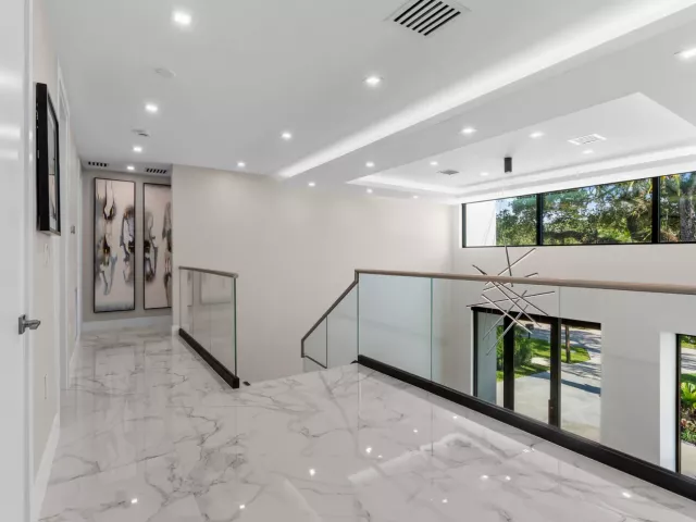 Продажа дома по адресу 829 SW 11TH Street - фото 9281987