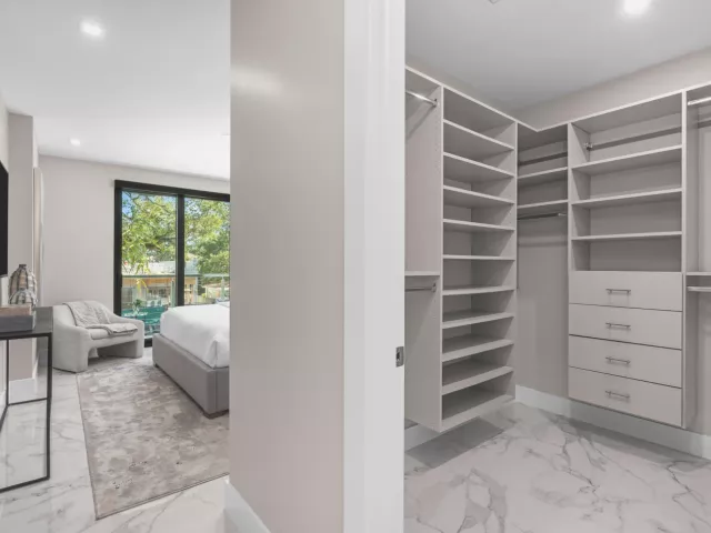 Продажа дома по адресу 829 SW 11TH Street - фото 9281991